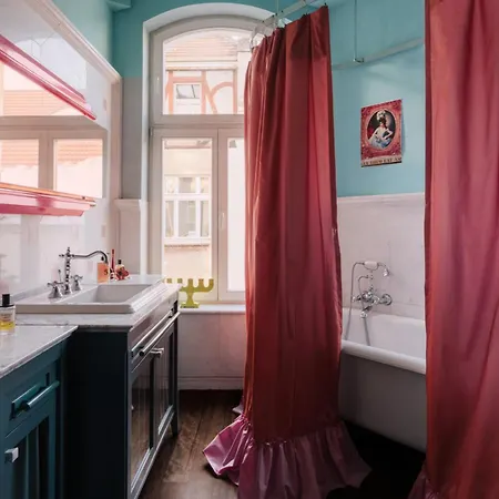 Teatralny Artistic By Bookinghost * Poznań