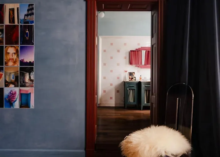 아파트 Teatralny Artistic By Bookinghost