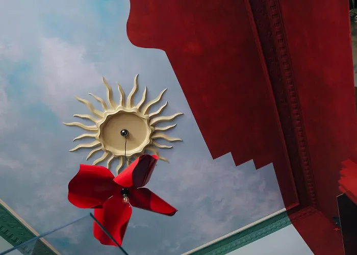 아파트 Teatralny Artistic By Bookinghost 포즈난