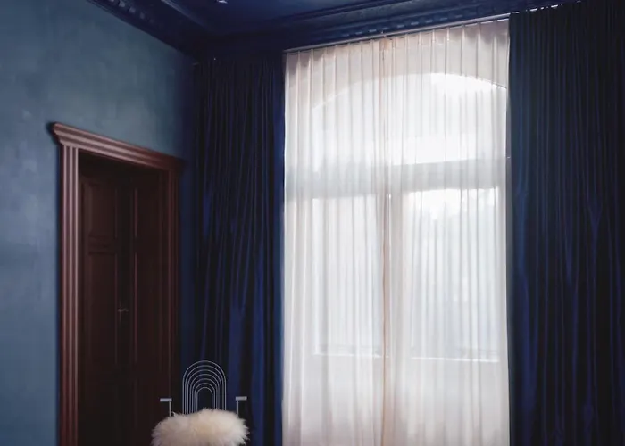 아파트 Teatralny Artistic By Bookinghost